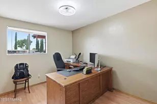 8325 E Rolling Ridge St, Tucson, AZ 85710 - Photo 21
