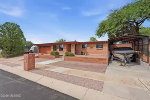 8325 E Rolling Ridge St, Tucson, AZ 85710 - Photo 3