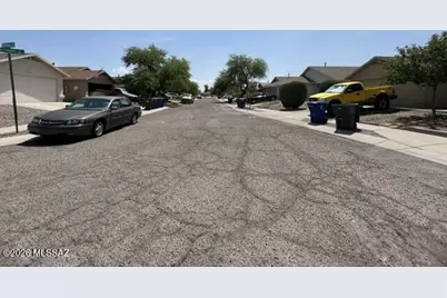 1952 S Saint Michael Drive, Tucson, AZ 85713 - Photo 5