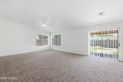 10008 E Moonstruck Way, Tucson, AZ 85747 - Photo 7