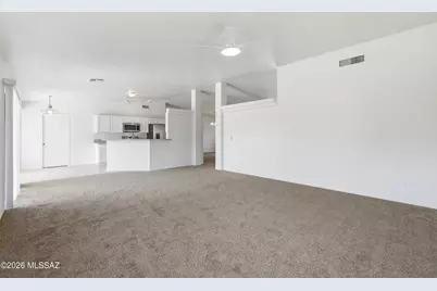10008 E Moonstruck Way, Tucson, AZ 85747 - Photo 9