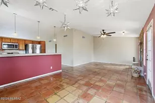 10040 E Watson Dr, Tucson, AZ 85730 - Photo 15