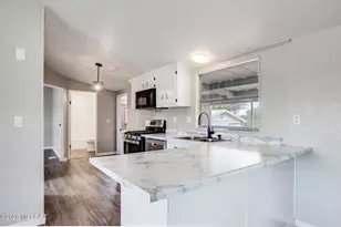 7652 W Zorro Rd, Tucson, AZ 85757 - Photo 9