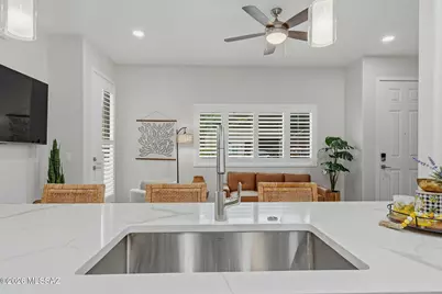 2022 E River Road #102, Tucson, AZ 85718 - Photo 3