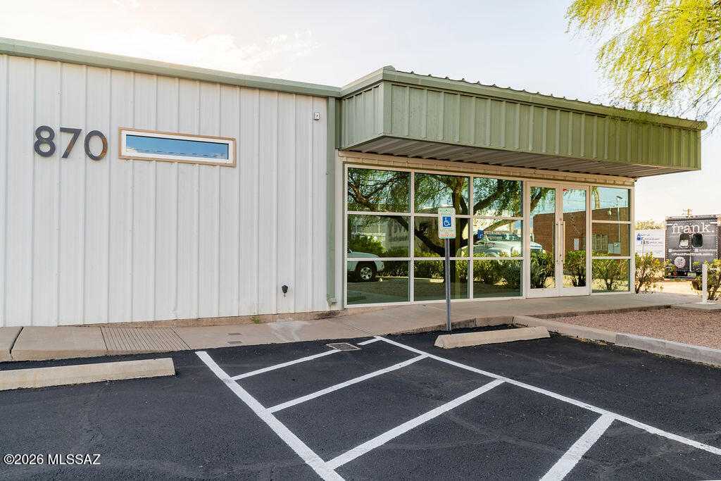 870 S Campbell Ave, Tucson, AZ 85719 - MLS 22621249 - Coldwell Banker