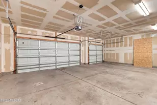 12361 N Fernsbury Dr, Marana, AZ 85653 - Photo 31