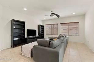 12361 N Fernsbury Dr, Marana, AZ 85653 - Photo 33