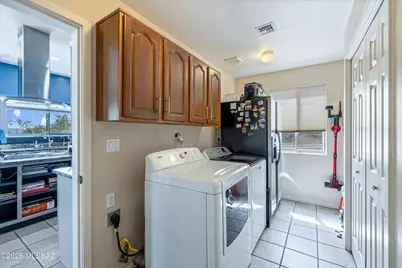 3402 W Foxes Den Drive, Tucson, AZ 85745 - Photo 33