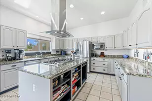 3402 W Foxes Den Dr, Tucson, AZ 85745 - Photo 13