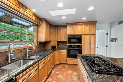 1435 E Indian Wells Road, Tucson, AZ 85718 - Photo 17