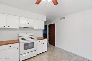 9871 E Sellarole Rd, Tucson, AZ 85730 - Photo 13