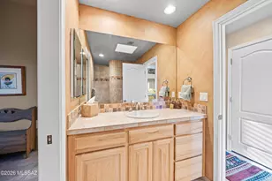560 W Quiet Springs Dr, Oro Valley, AZ 85755 - Photo 25