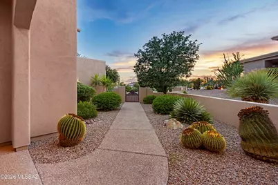 560 W Quiet Springs Drive, Oro Valley, AZ 85755 - Photo 11
