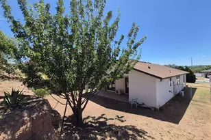 1061 E Parkway Dr, Nogales, AZ 85621 - Photo 3