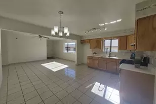 1061 E Parkway Dr, Nogales, AZ 85621 - Photo 11