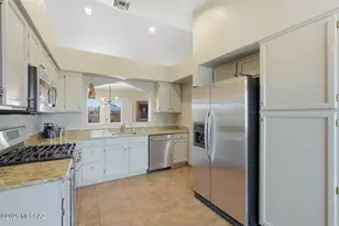 1735 W Vista Ridge Dr, Green Valley, AZ 85622 - Photo 15