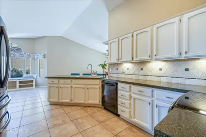 38180 S Birdie Drive, Saddlebrooke, AZ 85739 - Photo 13