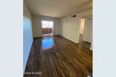 1810 E Blacklidge Drive #817, Tucson, AZ 85719 - Photo 3