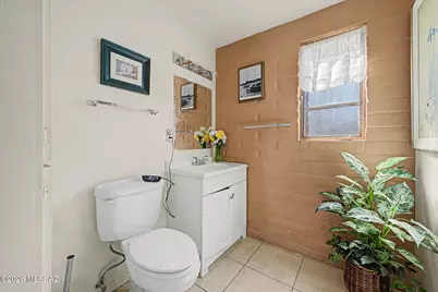 364 S Paseo Lobo #B, Green Valley, AZ 85614 - Photo 13