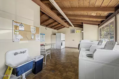 364 S Paseo Lobo #B, Green Valley, AZ 85614 - Photo 17