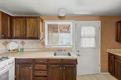 364 S Paseo Lobo #B, Green Valley, AZ 85614 - Photo 9