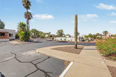 364 S Paseo Lobo #B, Green Valley, AZ 85614 - Photo 23