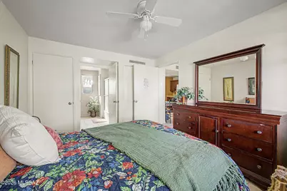 364 S Paseo Lobo #B, Green Valley, AZ 85614 - Photo 11
