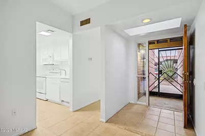 1364 W Desert Hills Drive, Green Valley, AZ 85622 - Photo 3