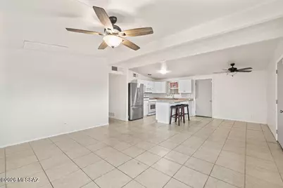 7238 E Elbow Bay Place, Tucson, AZ 85710 - Photo 11