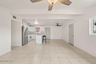 7238 E Elbow Bay Place, Tucson, AZ 85710 - Photo 13
