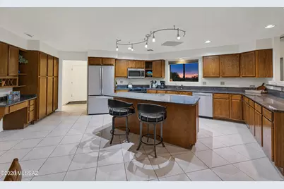 1060 E Canada Vista Place, Tucson, AZ 85704 - Photo 17