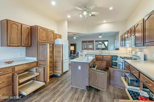 7649 W Desert Cactus Way, Tucson, AZ 85743 - Photo 17