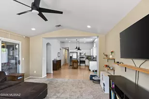 1380 W Crosswinds Pl, Oro Valley, AZ 85737 - Photo 9