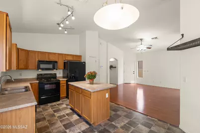 15064 S Theodore Roosevelt Way, Sahuarita, AZ 85629 - Photo 11