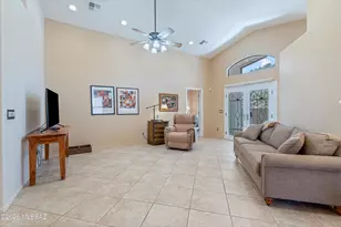 10790 E Slopeside Pl, Tucson, AZ 85748 - Photo 9