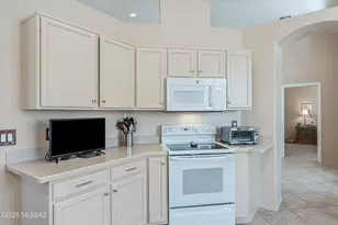 10790 E Slopeside Pl, Tucson, AZ 85748 - Photo 15