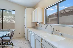 10790 E Slopeside Pl, Tucson, AZ 85748 - Photo 17