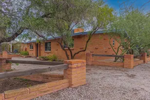 6843 E Scarlett St, Tucson, AZ 85710 - Photo 3