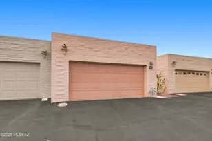 9267 E Desert Sands Ln, Tucson, AZ 85710 - Photo 7