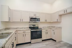 10168 E Rincon Shadows Dr, Tucson, AZ 85748 - Photo 9
