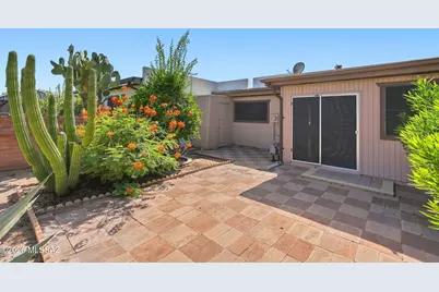 232 N Calle Del Santo, Green Valley, AZ 85614 - Photo 45