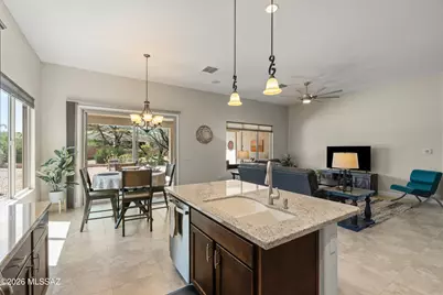 2276 E Thunderchief Drive, Green Valley, AZ 85614 - Photo 7