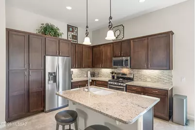 2276 E Thunderchief Drive, Green Valley, AZ 85614 - Photo 9