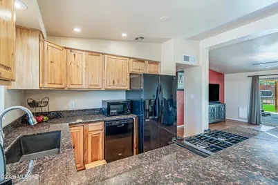 5672 E Whittier Street, Tucson, AZ 85711 - Photo 7