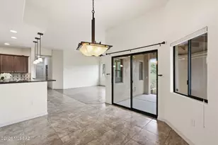 922 E Vault Mine Ct, Green Valley, AZ 85614 - Photo 5