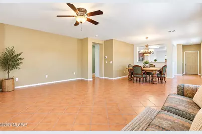 124 W Calle Priscal, Sahuarita, AZ 85629 - Photo 3