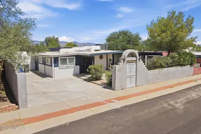 8211 E Nicaragua Drive, Tucson, AZ 85730 - Photo 1