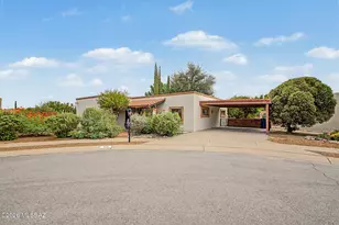 810 N Placita La Canoa, Green Valley, AZ 85614 - Photo 1
