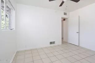 5744 E Hawthorne St, Tucson, AZ 85711 - Photo 25