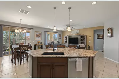 1350 E Claystone Drive, Green Valley, AZ 85614 - Photo 11